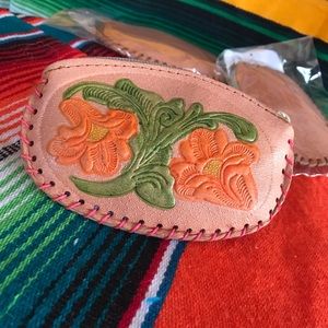 Hand made (Monedero de piel hecho a mano